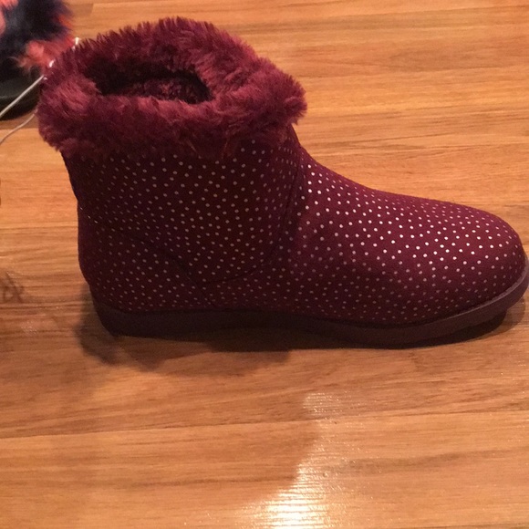 New Boots lines with fur multiple sizes - Picture 4 of 4